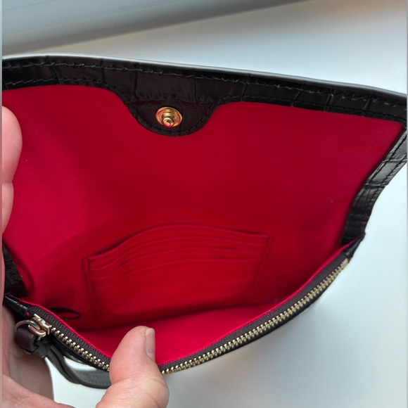 Dooney & Bourke Black Croc Embossed Oakdale Milly wristlet/clutch - Picture 4 of 6